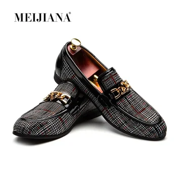 Мода Металлическая цепь Мужская повседневная обувь Роскошный бренд Формальные мужские лоферы Мокасины Итальянское дышащее скольжение на мужской лодочной обуви